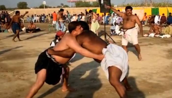 پاکستان رینجرز کے تحت سندھ کے قدیم اور روایتی کھیل ملاکھڑا کے مقابلے