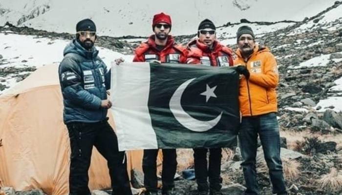 پاکستانی کوہ پیماؤں نے دنیا کی دسویں بلندترین چوٹی سر کر لی