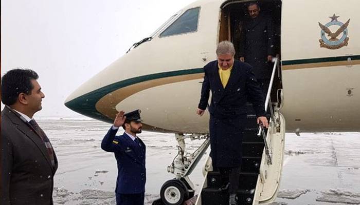 وزیر خارجہ شاہ محمود قریشی سرکاری دورہ پر ایران پہنچ گئے