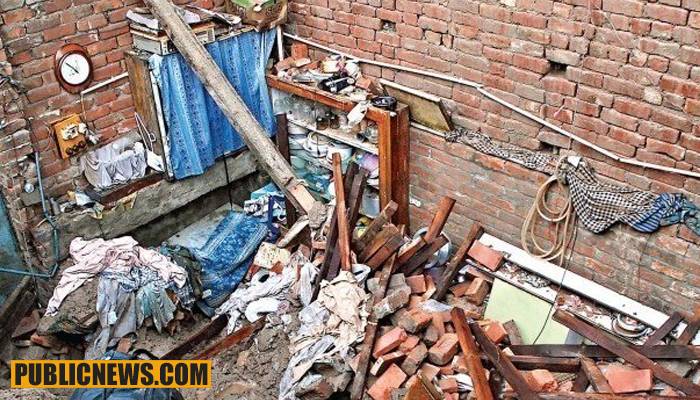 فیصل آباد: مکان کی چھت گر گئی، 2 بچوں سمیت 4 افراد جاں بحق