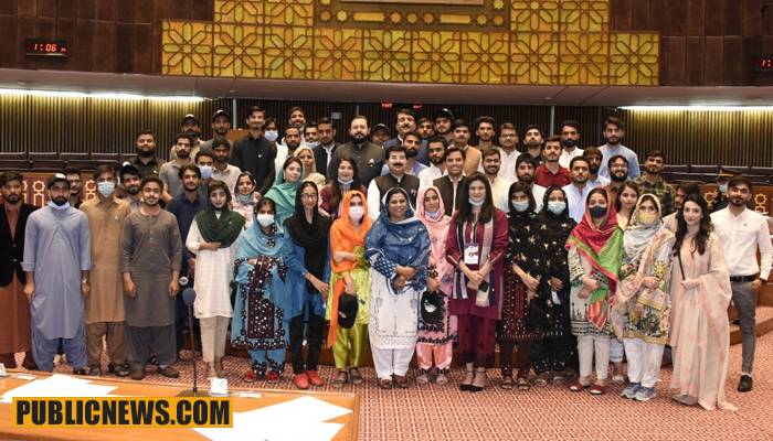 بلوچستان کے طلبہ و طالبات کا پارلیمنٹ ہاؤس کا دورہ