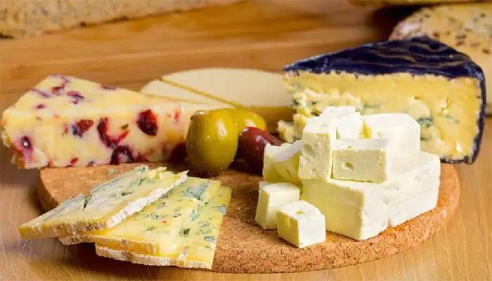 صحت کیلئے کونسی چیز زیادہ فائدہ مند،مکھن یا پنیر؟