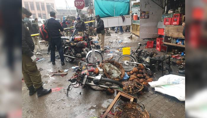 لاہور : انار کلی میں دھماکہ ؛ 3 افراد جاں بحق