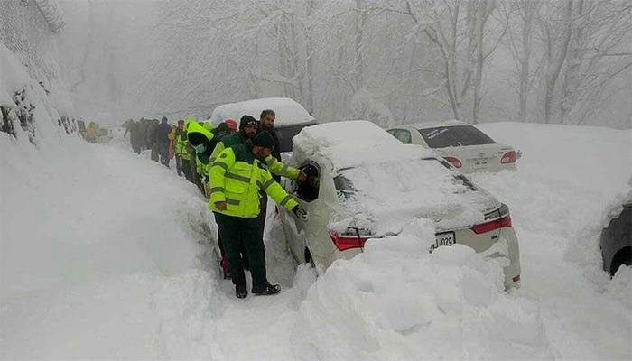 خبردار!سیاح مری نہ جائیں، برفانی طوفان کا خدشہ