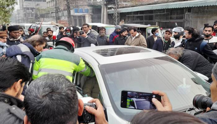 نامعلوم افراد کی فائرنگ سے صحافی حسنین شاہ جاں بحق