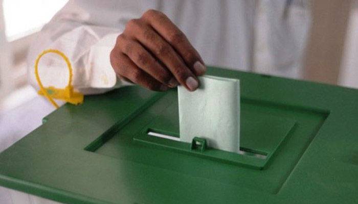 حکومت کا اوورسیز پاکستانیوں کو ووٹ کا حق دینے کے قانون پر نظرثانی کا فیصلہ