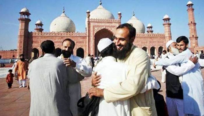 ملک بھر میں عید الفطر مذہبی عقیدت و احترام سے منائی جارہی ہے