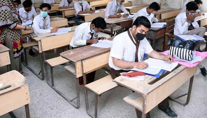 کراچی میں انٹرمیڈیٹ کے سالانہ امتحانات کا آغاز