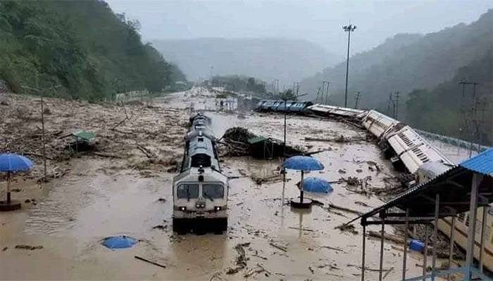 انڈین ریاست آسام اور میگھالیہ میں سیلاب کی تباہ کاریاں، 63 ہلاک