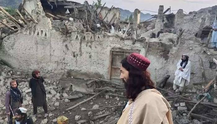 افغانستان میں شدید زلزلے سے سینکڑوں افراد جاں بحق