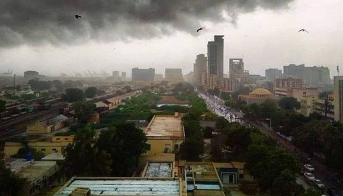 کراچی میں آج کس وقت گرج چمک کے ساتھ بارش کا امکان ہے؟