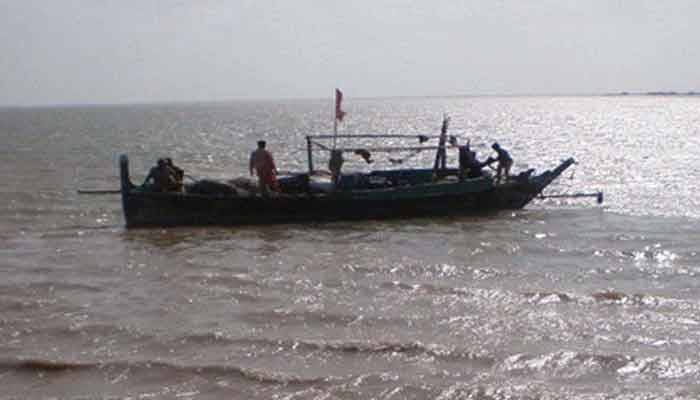 دریائے سندھ : کشتی الٹنے سے خواتین سمیت 19 افراد ڈوب گئے