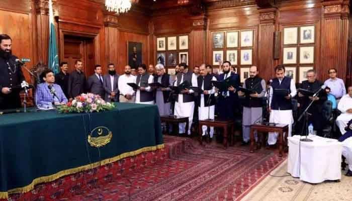 پنجاب حکومت نے 34 وزراء پر مشتمل کابینہ کا نوٹیفکیشن جاری کردیا