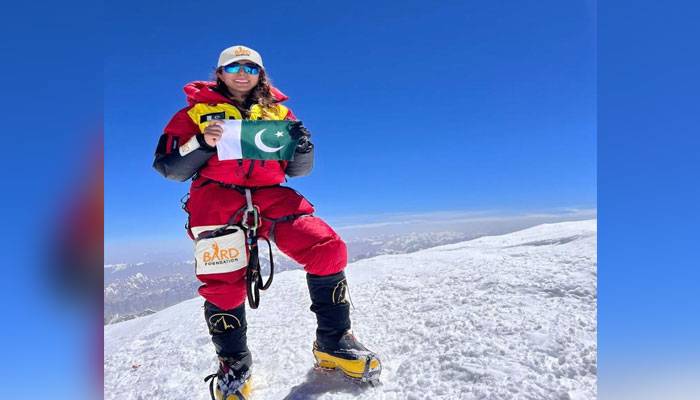 نائلہ کیانی نے دنیا کی گیارھویں بلند ترین چوٹی سر کرلی