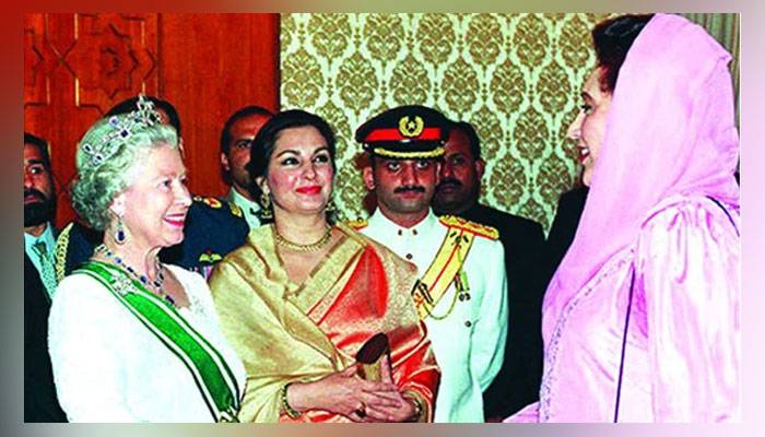 آنجہانی ملکہ برطانیہ الزبتھ دوم نے کتنی مرتبہ پاکستان کا دورہ کیا ؟
