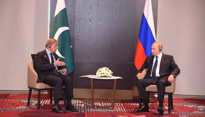 وزیر اعظم کی روسی صدر سے ملاقات،دوطرفہ تعلقات پر تبادلہ خیال