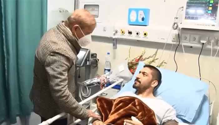 وزیر اعظم کی سی ٹی ڈی بنوں آپریشن کے زخمی افسروں ، جوانوں کی عیادت