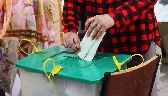 بلدیاتی انتخابات: کراچی اور حیدر آباد کے 16 اضلاع میں پولنگ کا وقت ختم