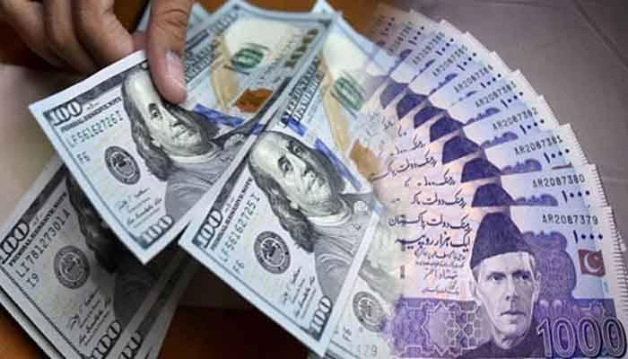 پاکستانی روپے کی قدر میں کمی کا سلسلہ جاری، امریکی ڈالر مزید مہنگا