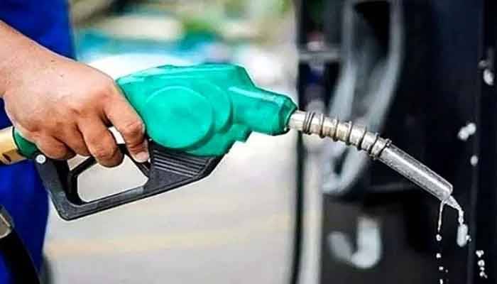حکومت نے پیٹرول ، ڈیزل کی قیمت میں 35،35 روپے اضافہ کردیا