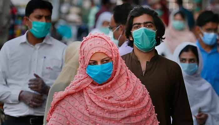 کورونا کیسز میں اضافے کا خدشہ، پنجاب بھر میں ماسک پہننا لازمی قرار