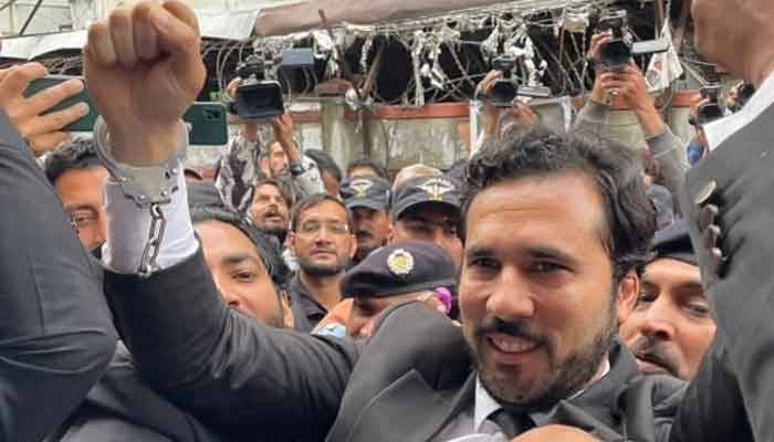 حسان نیازی 1 روزہ راہداری ریمانڈ پر پنجاب پولیس کے حوالے