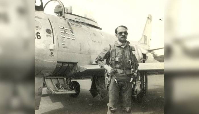 پاک فضائیہ کا 1965 کی جنگ کے ہیرو ایم ایم عالم کو خراجِ عقیدت