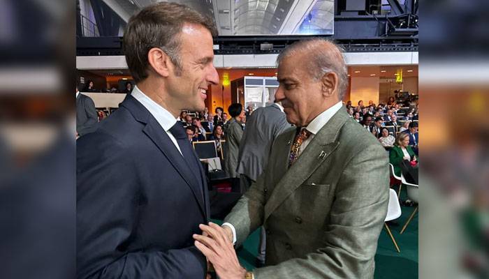 وزیراعظم شہباز شریف کی فرانس کے صدر ایمانوئل میخواں سے ملاقات