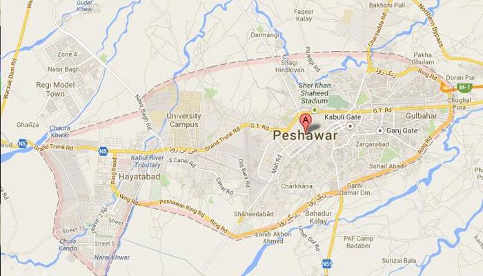 پشاور : ایف سی کی گاڑی کے قریب خودکش دھماکا، 8 افراد زخمی