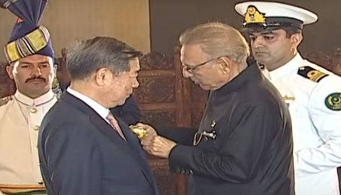 صدر پاکستان نے چینی نائب وزیر اعظم کو ہلال پاکستان کے اعزاز سے نواز دیا