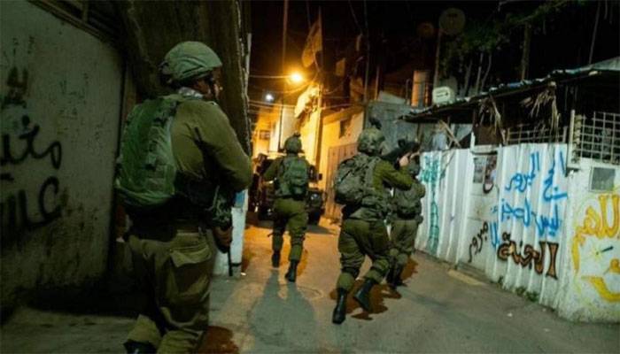 مقبوضہ مغربی کنارے میں سابقہ قیدیوں سمیت 60 فلسطینی گرفتار