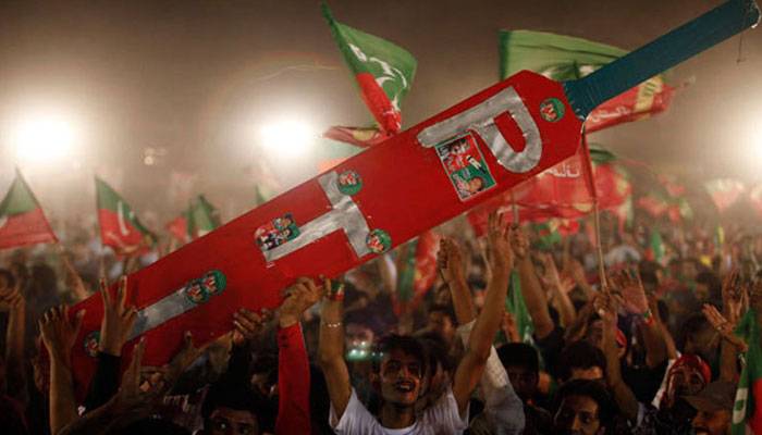 تحریک انصاف کی ایک اور فتح، الیکشن کمیشن کا فیصلہ کالعدم، 'بلے' کا انتخابی نشان بحال