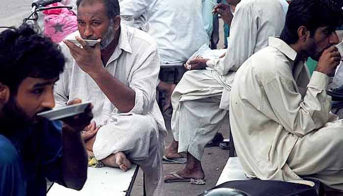 پاکستانی عوام نے اربوں نہیں بلکہ کھربوں روپے چائے میں اڑا دیئے