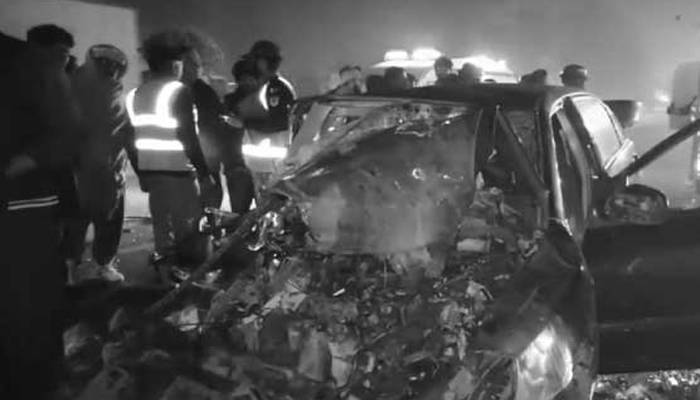 کار اور ٹرک کےدرمیان خوفناک تصادم،ایک ہی خاندان کے6 افراد جاں بحق