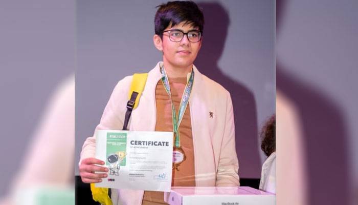پاکستانی طالب علم نے 22 ملکوں کے طلبا کو ہرا کر پہلی پوزیشن جیت لی  
