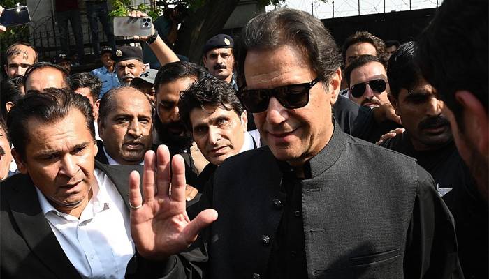 عمران خان سے ملاقات نہ کرانے کی توہین عدالت کی درخواست پر فریقین کو نوٹس جاری