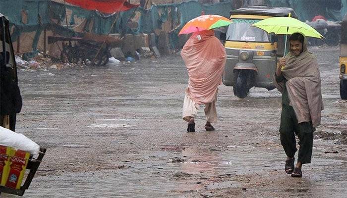 کوئٹہ سمیت بلوچستان میں ایک مرتبہ پھر بارش اور برفباری شروع