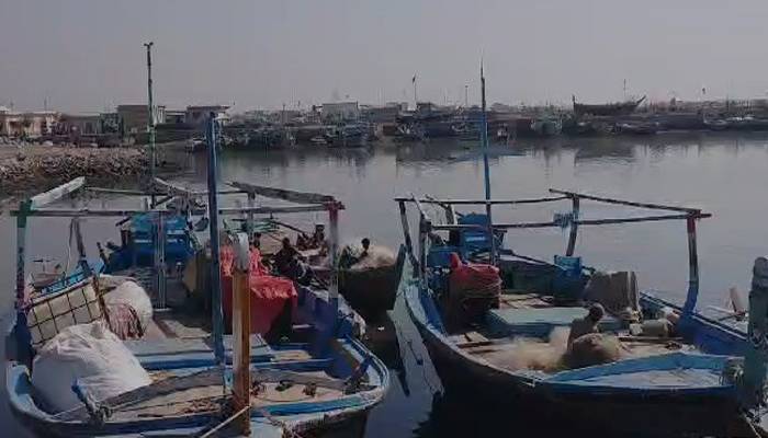کراچی:سمندر میں ڈوبنے والے 31 ماہی گیر گھر پہنچ گئے، 13 تاحال لاپتہ