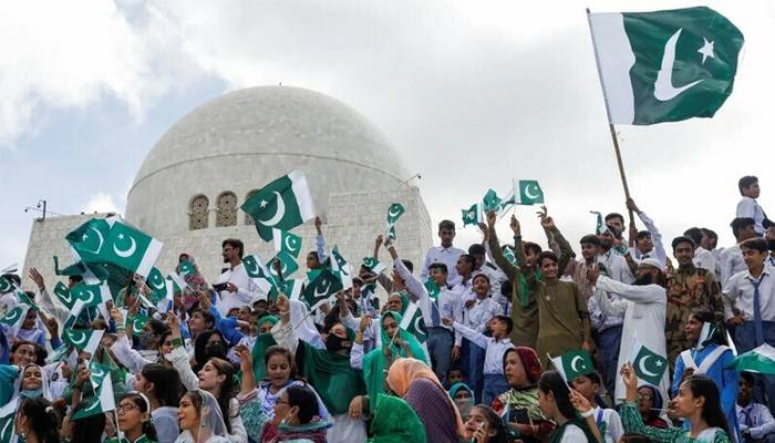 ملک بھر میں 84واں یوم پاکستان آج روایتی جوش وجذبے سے منایا جارہا ہے
