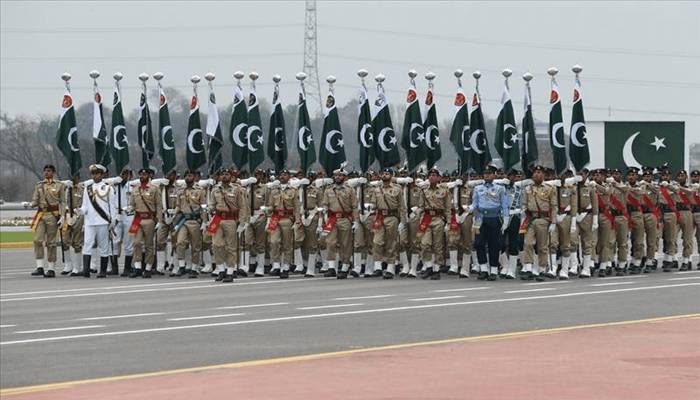 یوم پاکستان: مسلح افواج کی روایتی پریڈ، سیاسی و عسکری قیادت کی شرکت