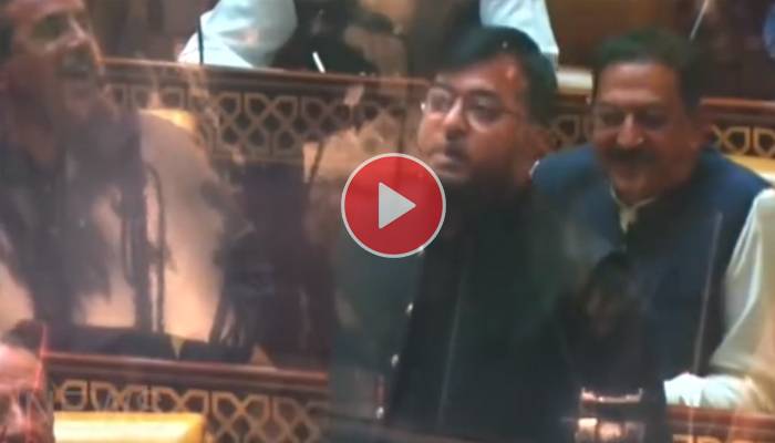 پی ٹی آئی رہنما حافظ فرحت عباس نے مخالفین پر بجلیاں گرا دیں، ویڈیو دیکھیں