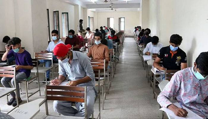  امتحانات میں نقل کا معاملہ،وزیر تعلیم پنجاب نے بڑے انکشافات کردیے