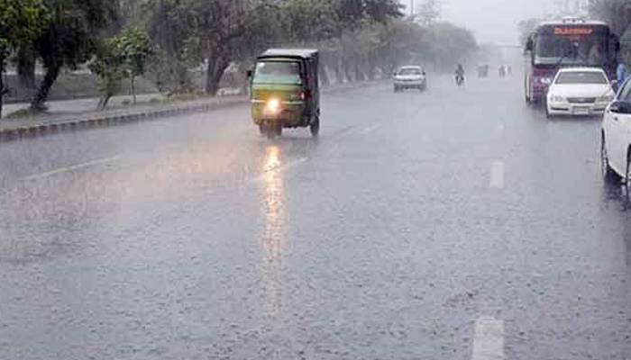 لاہور سمیت پنجاب کے مختلف شہروں میں بارش،نشیبی علاقےزیرآب