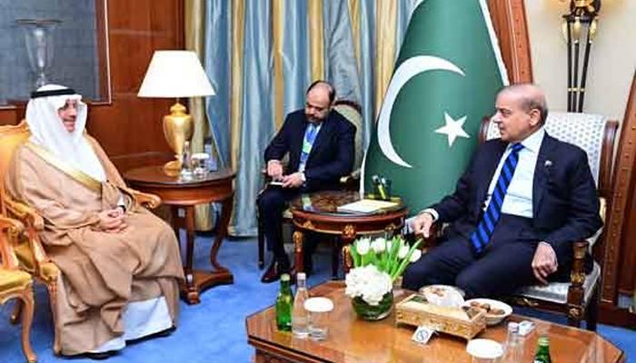 وزیر اعظم کی صدر اسلامی ترقیاتی بینک سےملاقات،منصوبےمکمل کرنےپراتفاق