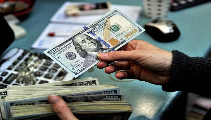پاکستانی روپیہ امریکی ڈالر کو آنکھیں دکھانے لگا، آج بھی کمی ریکارڈ