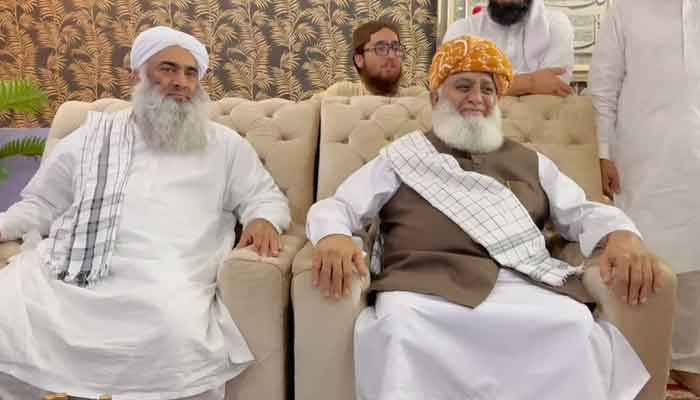 کراچی : انتظامیہ کا  جے یو آئی کو جلسے کی اجازت دینے سے انکار، مولانا فضل الرحمان پہنچ گئے