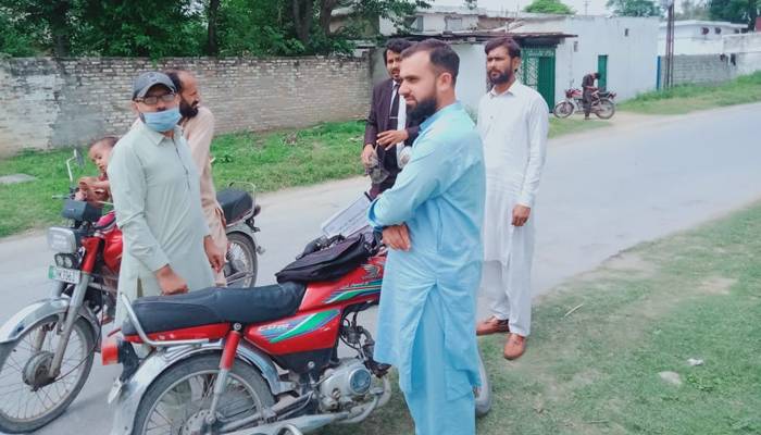 راولپنڈی:تھانہ کینٹ کےعلاقے میں پولیوٹیم کو لوٹنےکی فوٹیج سامنےآگئی