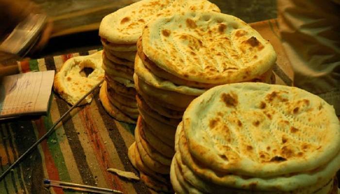 لاہور:روٹی ایک روپے مزید سستی، نان 5 روپے مہنگا ہوگیا
