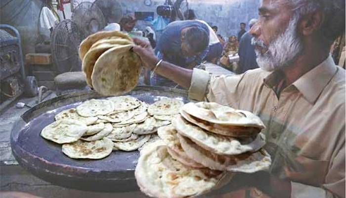 پشاور میں روٹی کی قیمت 10روپے۔۔!نان بائیوں کابڑافیصلہ