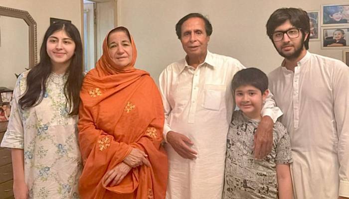 ‏چودھری پرویز الہیٰ نےرہائی کےبعدپہلادن فیملی کے ساتھ گزارا